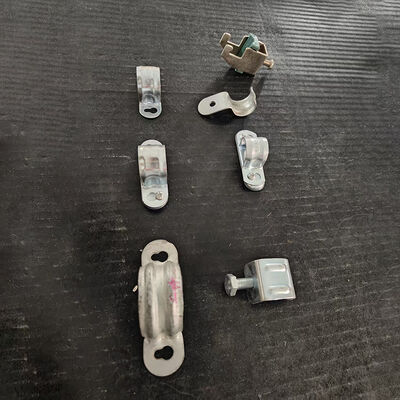 Goede prijs Klasse 3 Halve buis EMT-geleidingsclamps Metalen zadelclip voor elektrische bedrading online